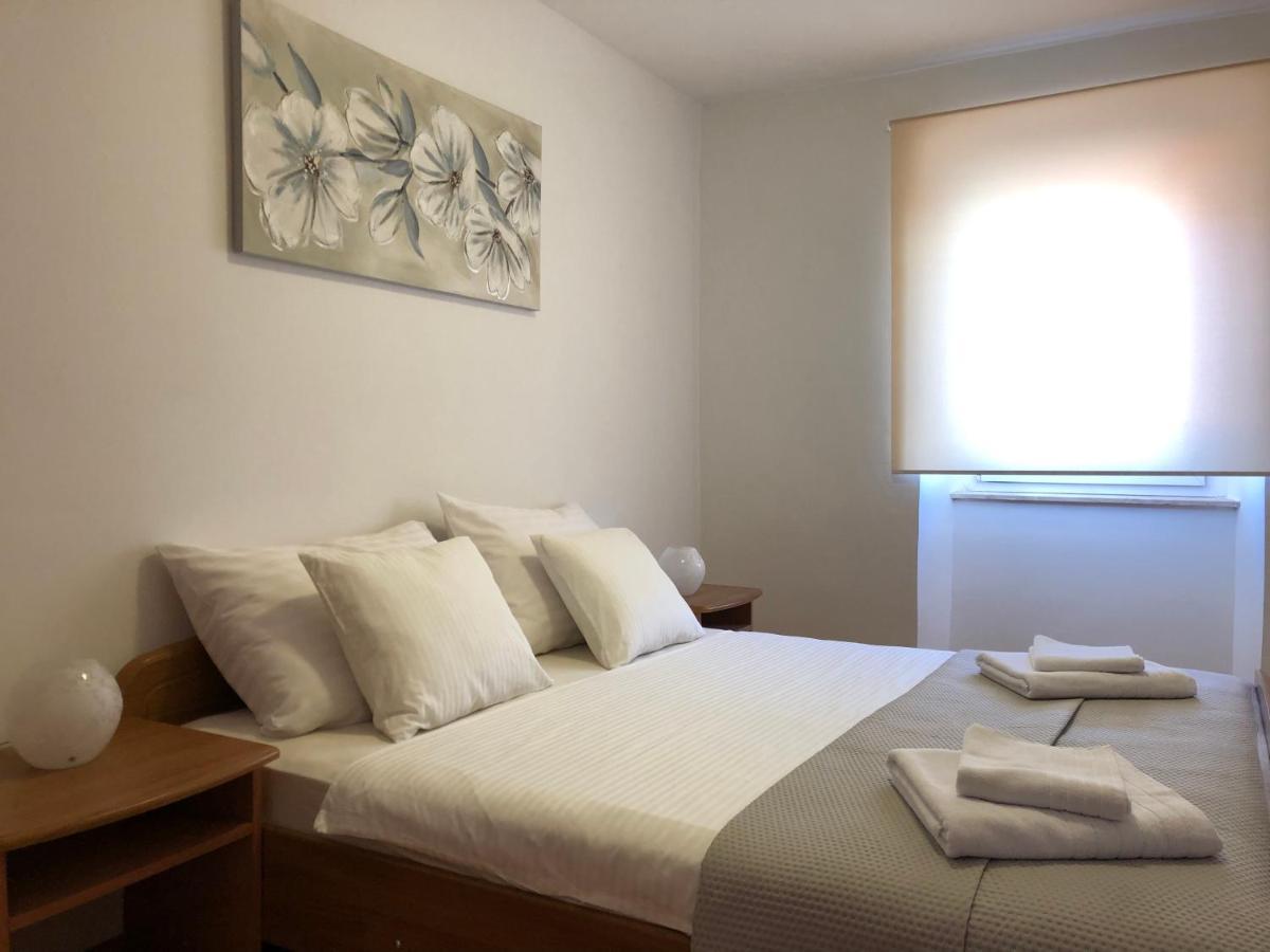 Apartments Ivana Rab ラブ エクステリア 写真