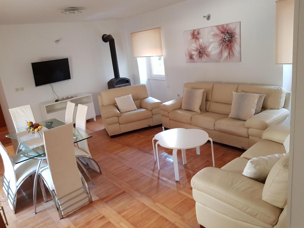 Apartments Ivana Rab ラブ エクステリア 写真