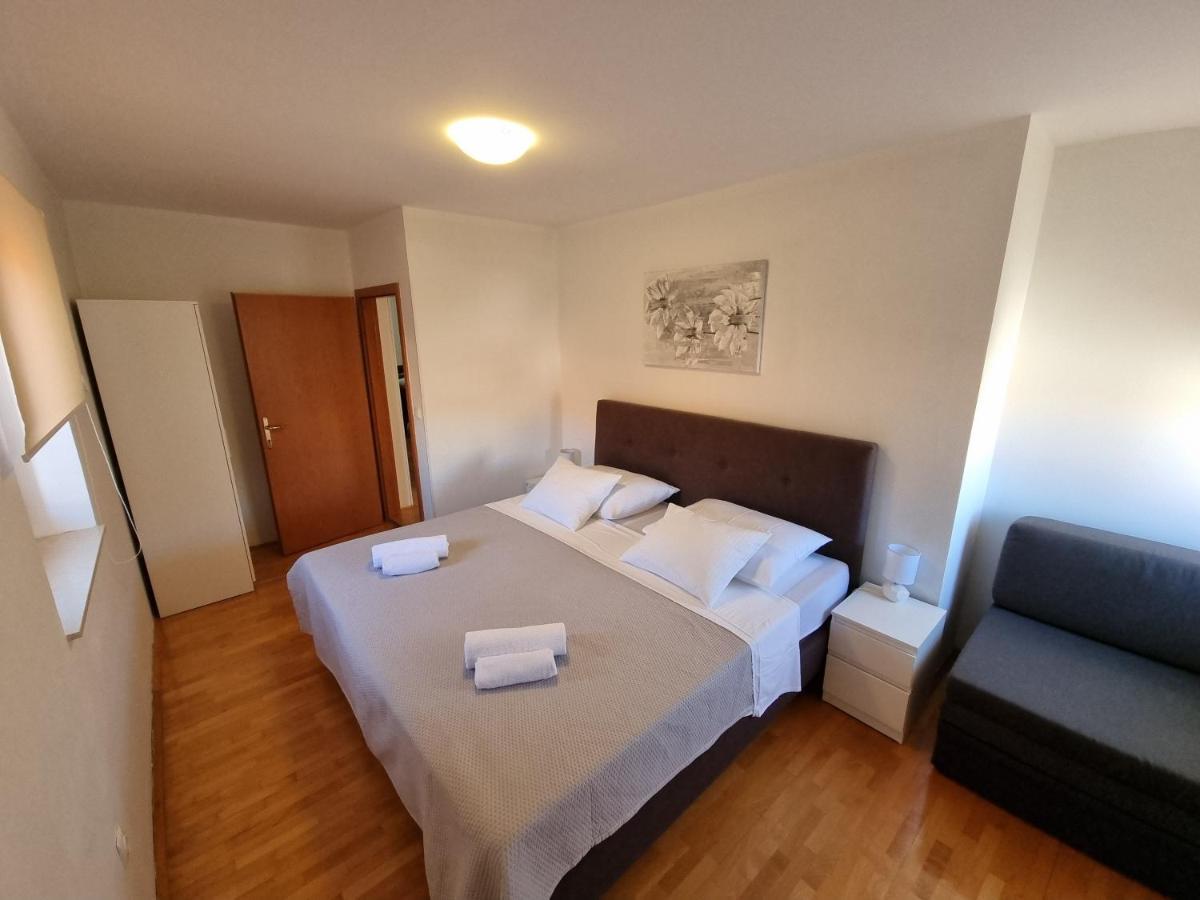 Apartments Ivana Rab ラブ エクステリア 写真