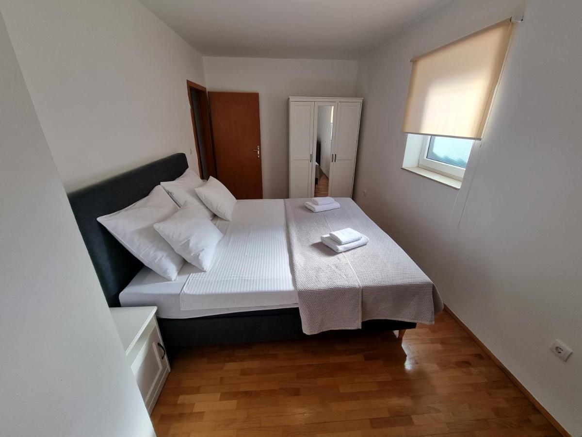 Apartments Ivana Rab ラブ エクステリア 写真